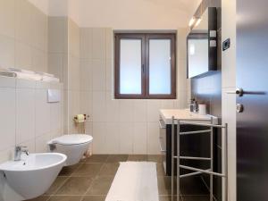 Koupelna v ubytování Holiday Home Andrea by Interhome
