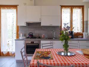 コーリコにあるHoliday Home La Casetta - CCO107 by Interhomeのギャラリーの写真