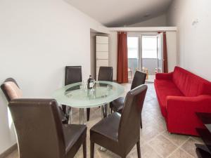 Posedenie v ubytovaní Apartment Ivana-4 by Interhome
