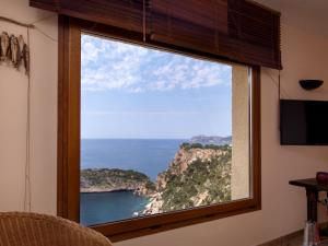 Balcon del MarにあるHoliday Home Igor by Interhomeの海の景色を望む窓