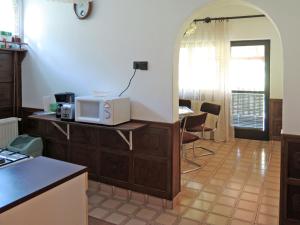Fotografia z galérie ubytovania Holiday Home Fehervari - ALD301 by Interhome v destinácii Balatonalmádi