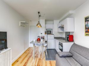 O bucătărie sau chicinetă la Apartment la Pergola-1 by Interhome