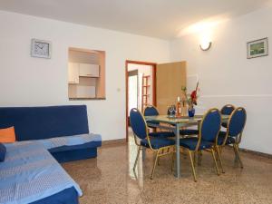 Posedenie v ubytovaní Holiday Home Maravic-2 by Interhome