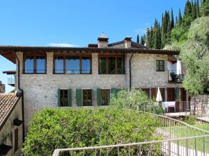PulcianoにあるApartment Borgo Alba Chiara-3 by Interhomeの石造りの家