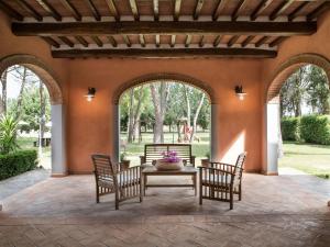 A garden outside Apartment Marrone by Interhome