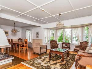 Posezení v ubytování Holiday Home Villa kukkapää by Interhome + 25 fotografií