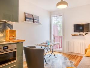 Η κουζίνα ή μικρή κουζίνα στο Apartment la Pergola-2 by Interhome
