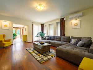 Posezení v ubytování Holiday Home Villa Mediterran by Interhome