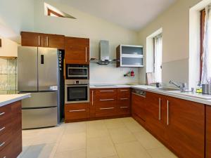 Dapur atau dapur kecil di Holiday Home Villa Mediterran by Interhome