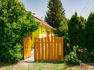 Vonkajšia záhrada v ubytovaní Holiday Home Julia by Interhome