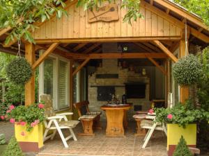 Vonkajšia záhrada v ubytovaní Holiday Home Julia by Interhome