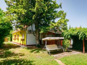 Vonkajšia záhrada v ubytovaní Holiday Home Julia by Interhome