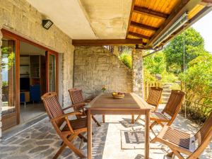 Patio alebo iná vonkajšia časť ubytovania Apartment Residenza Agrifoglio-15 by Interhome