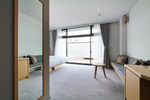 Posezení v ubytování MUSTARD HOTEL SHIMOKITAZAWA
