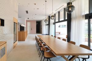 TV a/nebo společenská místnost v ubytování MUSTARD HOTEL SHIMOKITAZAWA