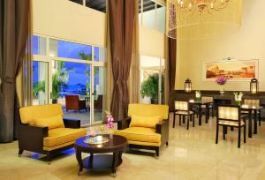 Svetainės erdvė apgyvendinimo įstaigoje Secrets St James Adults Only - All Inclusive