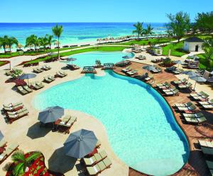 Baseinas apgyvendinimo įstaigoje Secrets St James Adults Only - All Inclusive arba netoliese