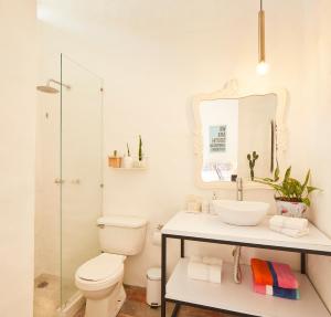 Koupelna v ubytování Casa Amberes + 37 fotografií