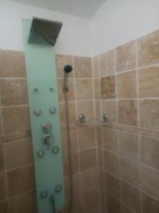 Ein Badezimmer in der Unterkunft Gite chez mamiyo gallargues le montueux