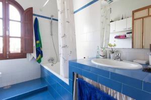 Koupelna v ubytování Apartamento a los pies del Alcázar + 17 fotografií
