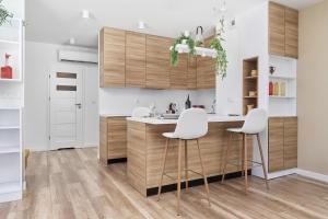 Kuchnia lub aneks kuchenny w obiekcie Villa Nova Lux Apartment Wrocław Kowale by Noclegi Renters