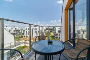 Balkon lub taras w obiekcie Villa Nova Lux Apartment Wrocław Kowale by Noclegi Renters