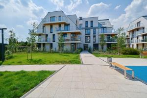 Basen w obiekcie Villa Nova Lux Apartment Wrocław Kowale by Noclegi Renters lub w pobliżu