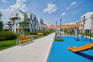 Basen w obiekcie Villa Nova Lux Apartment Wrocław Kowale by Noclegi Renters lub w pobliżu