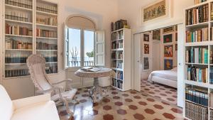 Zona d'estar a Villa Urbis Taormina, luxury villa in the heart of Taormina with swimming pool & lift