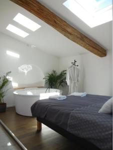 Легло или легла в стая в 04A2 - Paradise Love In Provence - le loft étoilé - spa privatif