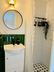 Ванная комната в Boutique Villa MAMELFA +19 фотографий