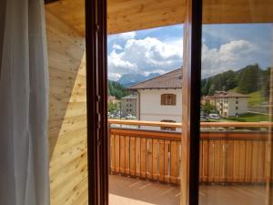 Nespecifikovaný výhled na hory nebo výhled na hory při pohledu z hotelu