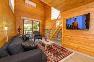 TV/trung tâm giải trí tại Anatolian Apartments Fethiye