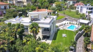 Bazén v ubytovaní Villa Perla with swimming pool, Lovran - Opatija alebo v jeho blízkosti