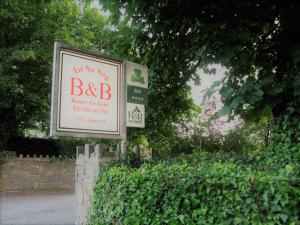 蒂尔娜诺格住宿加早餐酒店的证书、奖牌、标识或其他文件