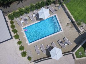 Bazén v ubytovaní Villa Perla with swimming pool, Lovran - Opatija alebo v jeho blízkosti