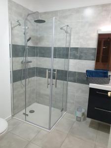Ένα μπάνιο στο Appartement Dali centre historique Perpignan
