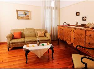 Fotografie z fotogalerie ubytování Zeta's vintage garden house v destinaci Sparta