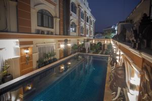 Bazén v ubytování Reaksmey Chanreas Hotel nebo v jeho okolí