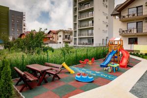 Otroško igrišče poleg nastanitve Vila Yna