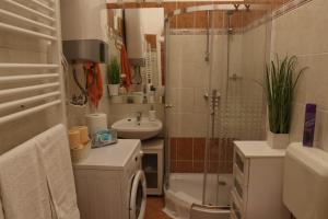 Kúpeľňa v ubytovaní Hédi apartman + 24 fotografií
