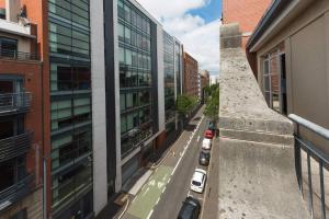 Belfast City Centre Penthouse with parking and balcony