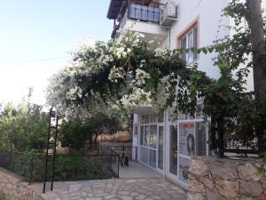 The building in which the holiday home is located