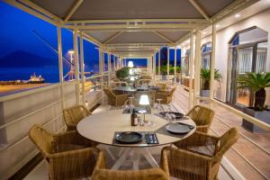 Posedenie v ubytovaní My Way Hotel & Events