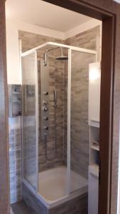 Ένα μπάνιο στο Appartamento Vista Lago di Como - Italia