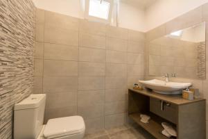 Ein Badezimmer in der Unterkunft Euphoria complex