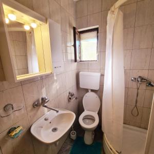 Ivan's Holiday Home tesisinde bir banyo