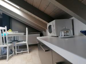 A kitchen or kitchenette at Argostoli loft