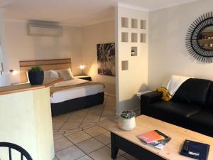 Postel nebo postele na pokoji v ubytování At The Sound Noosa + 46 fotografií