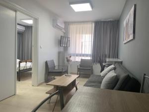 Posedenie v ubytovaní Sun Moon Apartments